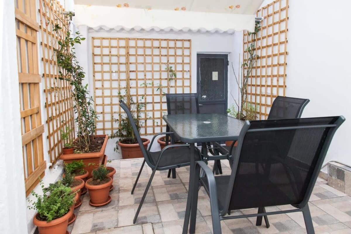 Beautiful New Apartment In Petralona Athens Exterior photo