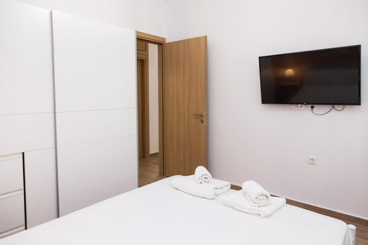 Beautiful New Apartment In Petralona Athens Exterior photo